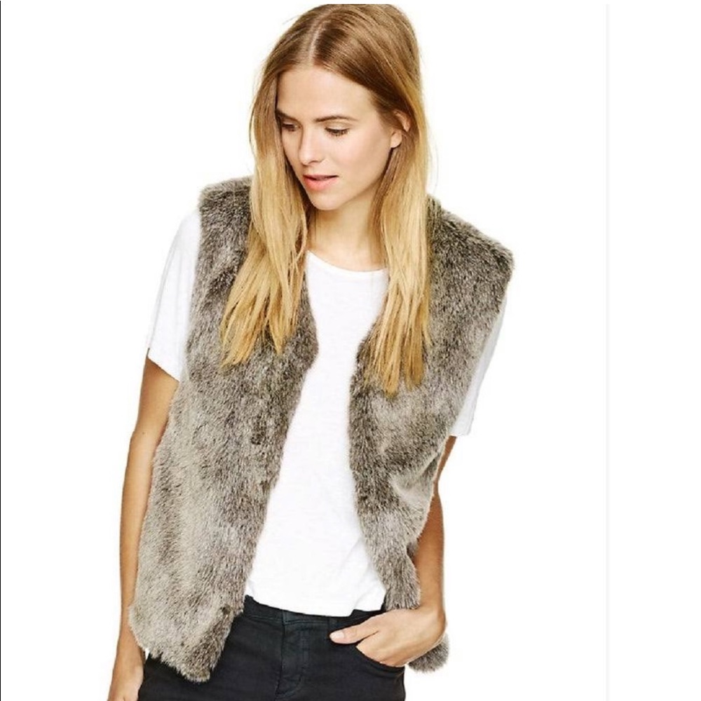 Aritzia Talula Faux Fur Vest